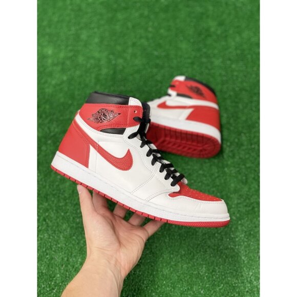 Nike Air Jordan 1 Retro High OG Mens Basketball Shoe White 555088-161 VNDS Sz 10